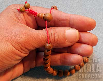 EQUAL EARTH Adjustable Rudraksha Mala Prayer Bracelet Yoga Meditation Buddhist 5 Mukhi Seedt Adjustable Size Sliding Knot